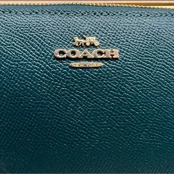 Coach Boxed Wristlet & Charms Gift Set – Perfect Holiday Gift – NWT - Picture 12 of 16